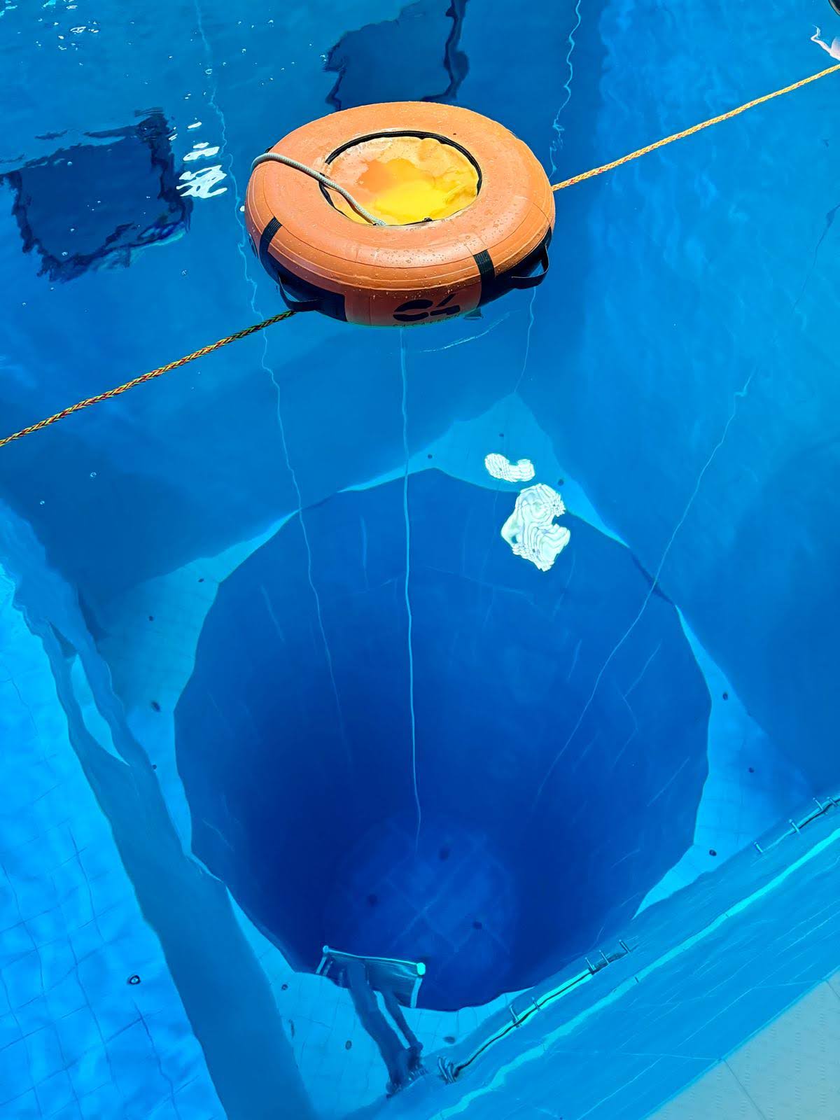 NEMO33 buoy and deep blue pool